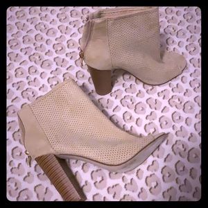 Ankle boots